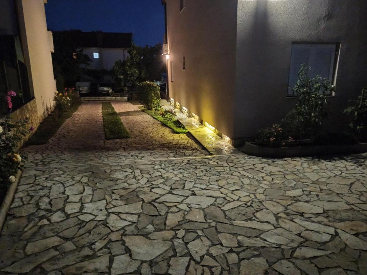 Apartmani Vesna Krk Town Bagian luar foto