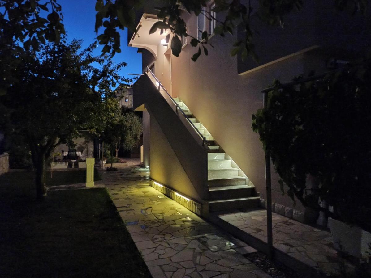Apartmani Vesna Krk Town Bagian luar foto