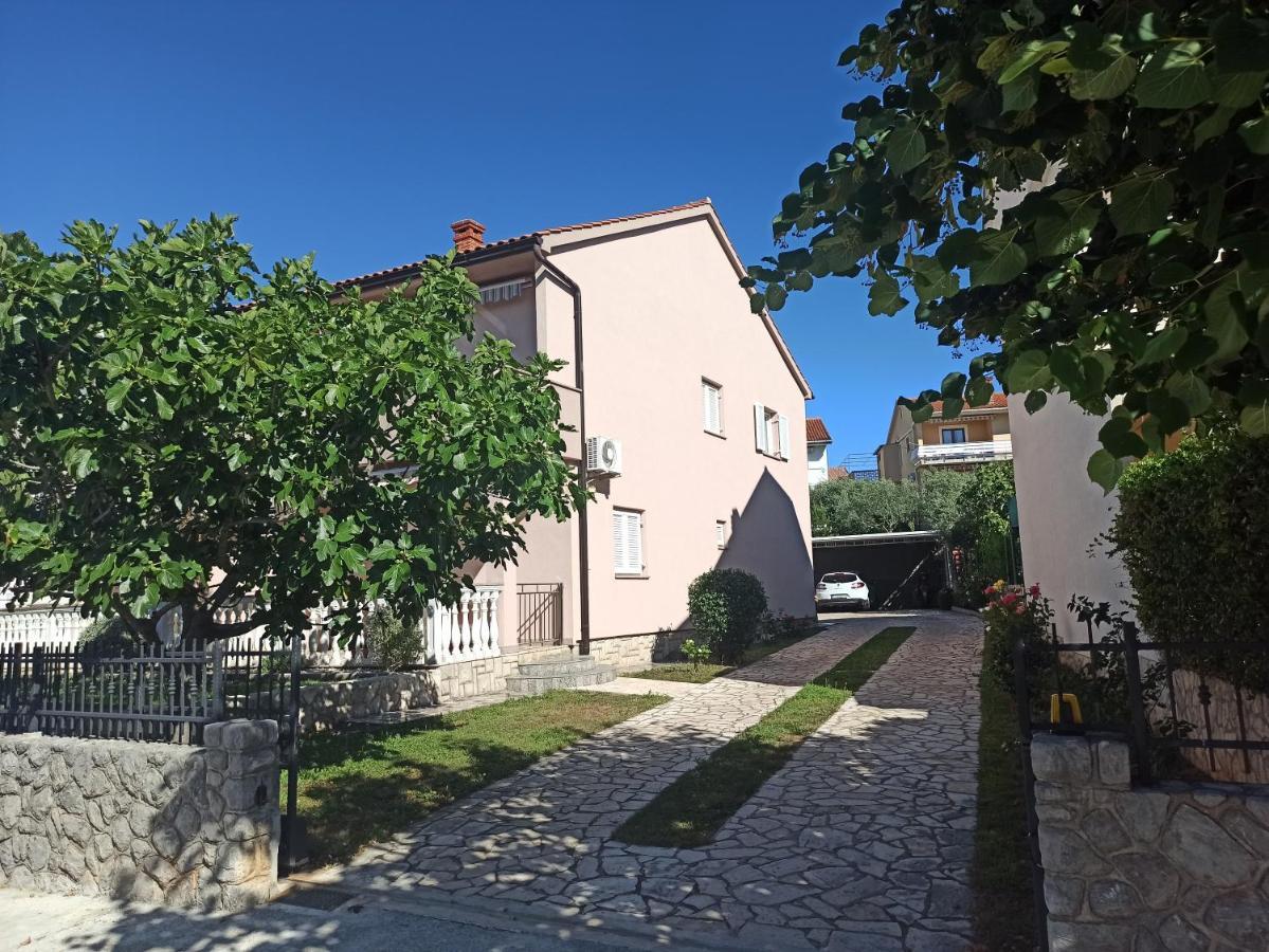 Apartmani Vesna Krk Town Bagian luar foto