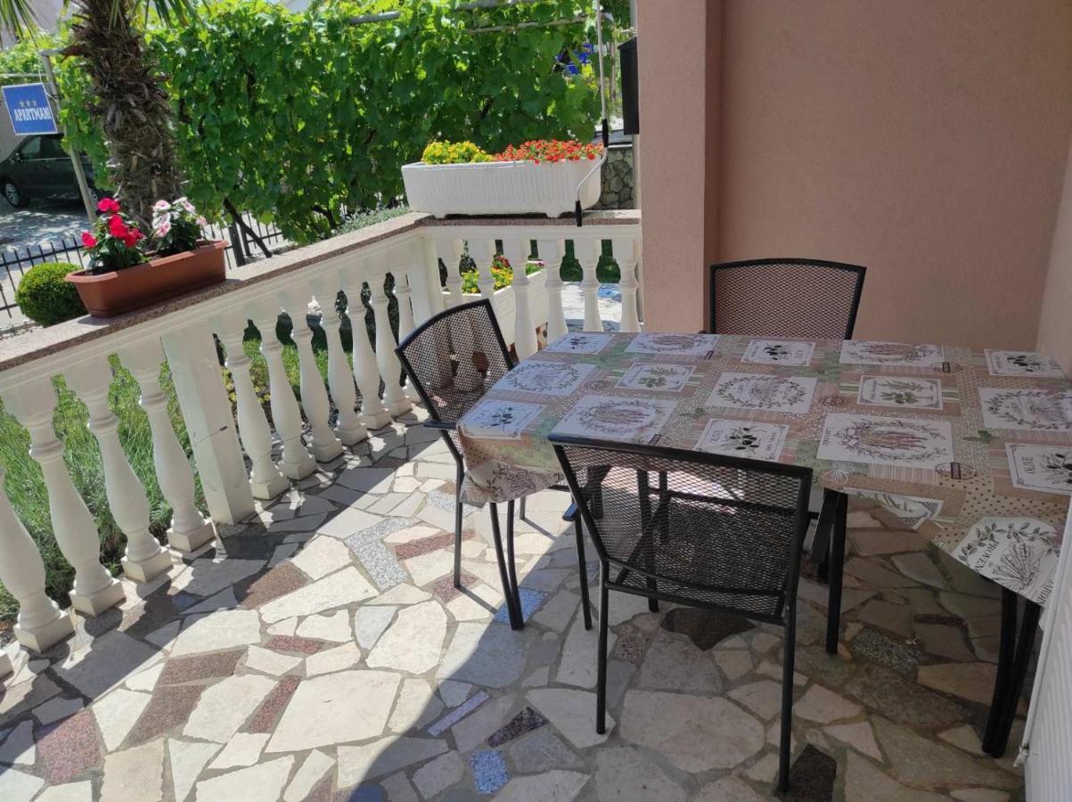 Apartmani Vesna Krk Town Bagian luar foto